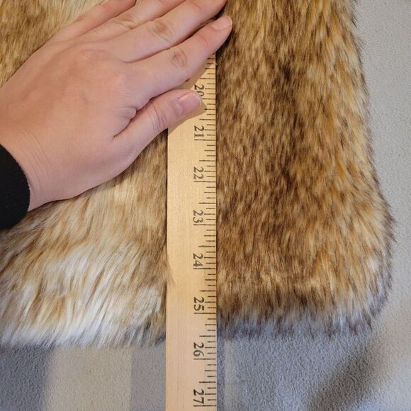 TCEC Faux Fur Vest Size Medium - Picture 7 of 8